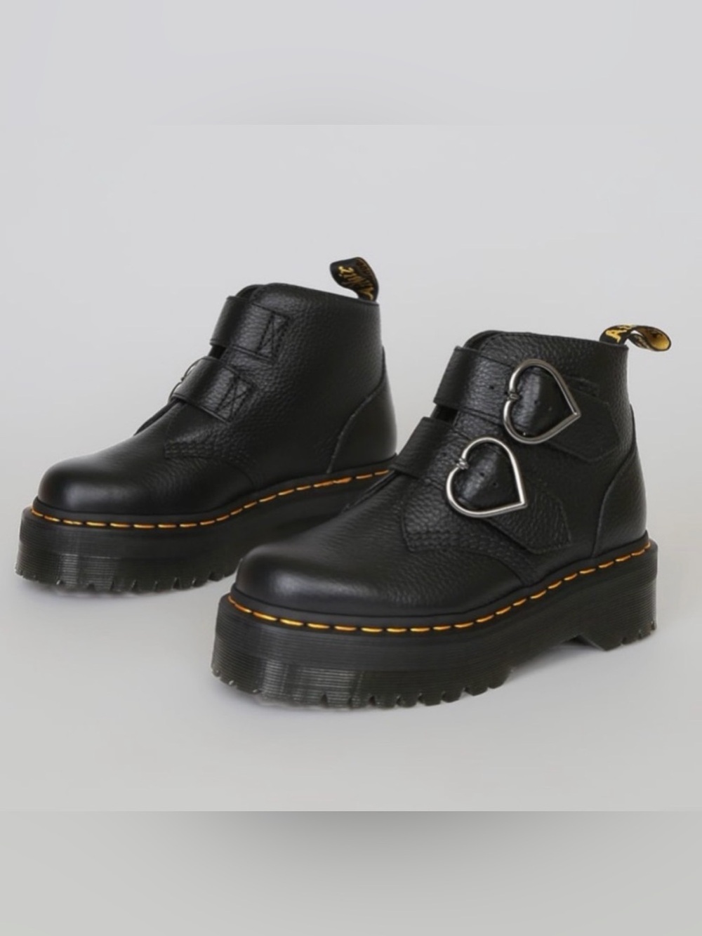 Dr. Martens Devon Heart Platform Boots  Sz 6